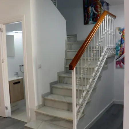 Casa Zuloaga Holidays Piscina Y Playa Нерха