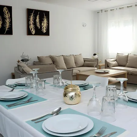 Casa Zuloaga Holidays Piscina Y Playa Нерха