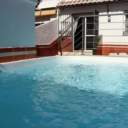 Casa Zuloaga Holidays Piscina Y Playa Нерха