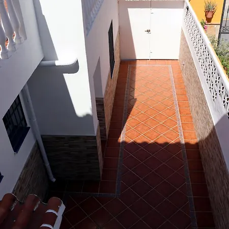 Будинок відпочинку Casa Zuloaga Holidays Piscina Y Playa *