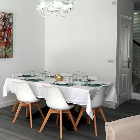 Casa Zuloaga Holidays Piscina Y Playa Nerja