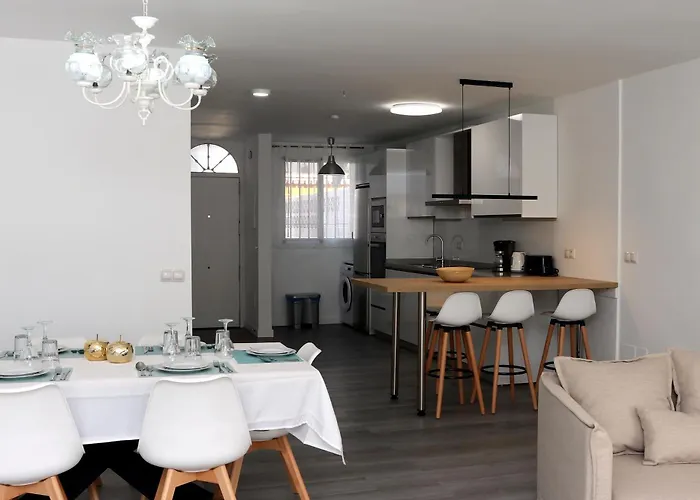 度假居 Casa Zuloaga Holidays Piscina Y Playa