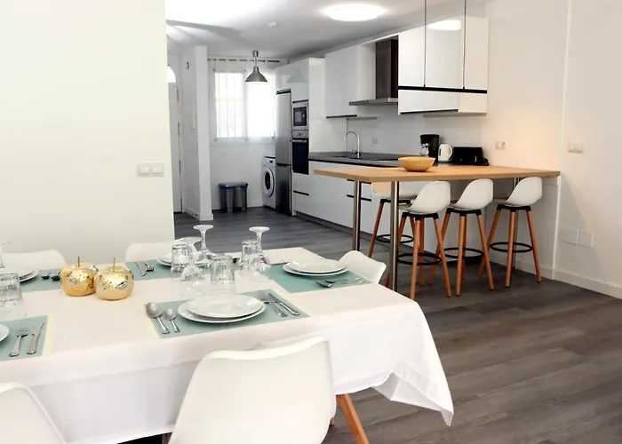 度假居 Casa Zuloaga Holidays Piscina Y Playa