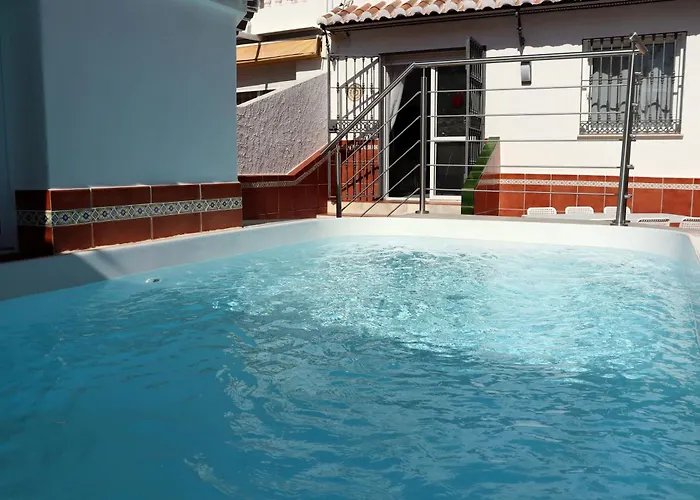 Casa Zuloaga Holidays Piscina Y Playa 内尔哈