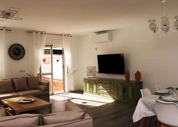 بيت للعطل Casa Zuloaga Holidays Piscina Y Playa نيرخا