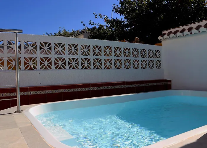 Casa Zuloaga Holidays Piscina Y Playa نيرخا