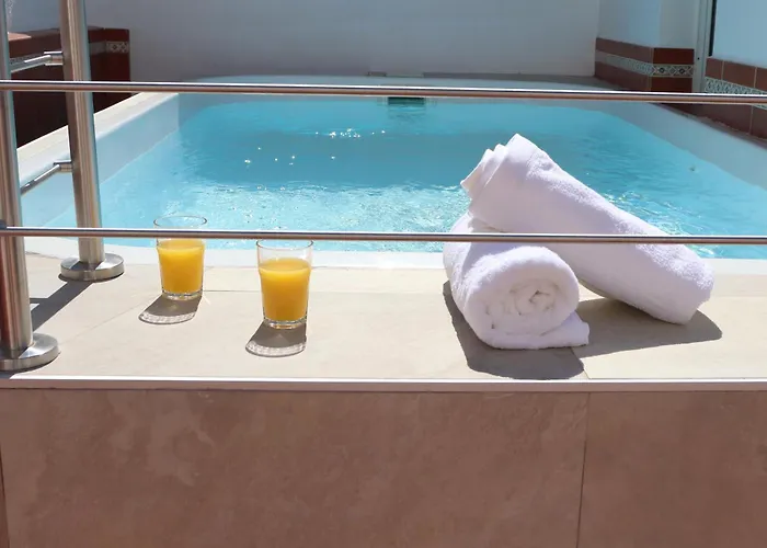 Casa Zuloaga Holidays Piscina Y Playa نيرخا