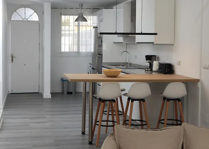 Casa Zuloaga Holidays Piscina Y Playa نيرخا