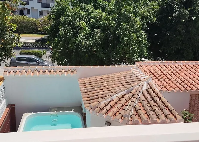 Casa Zuloaga Holidays Piscina Y Playa * نيرخا